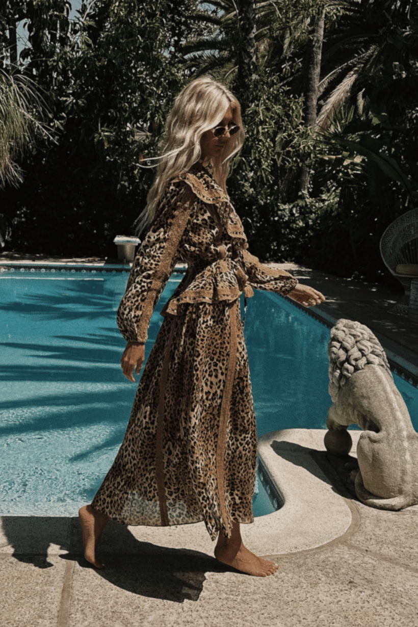 Samantha Lace Gown – SPELL