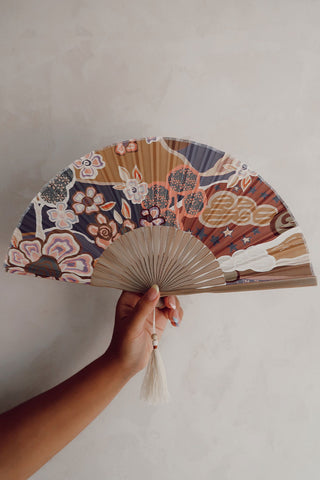 dancing-valley-handheld-fan