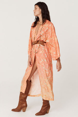 spell-desertbanditamaxirobe-sunset-1055_20a86f8b-a093-46bc-a6b3-b848201907cd-jpg