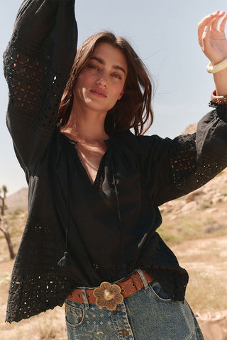 spell-loveintheafternoon-laceblouse-midnightrose-5011_3c16aa43-d3eb-41a7-9750-791e1882830e-jpg