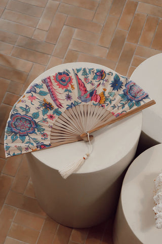 lovebird-handheld-fan-chamomile