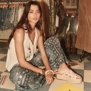 spell-sunshinebandit-widelegpant-chambray-square_237fb600-e969-480d-936b-1d47170ae213-jpg