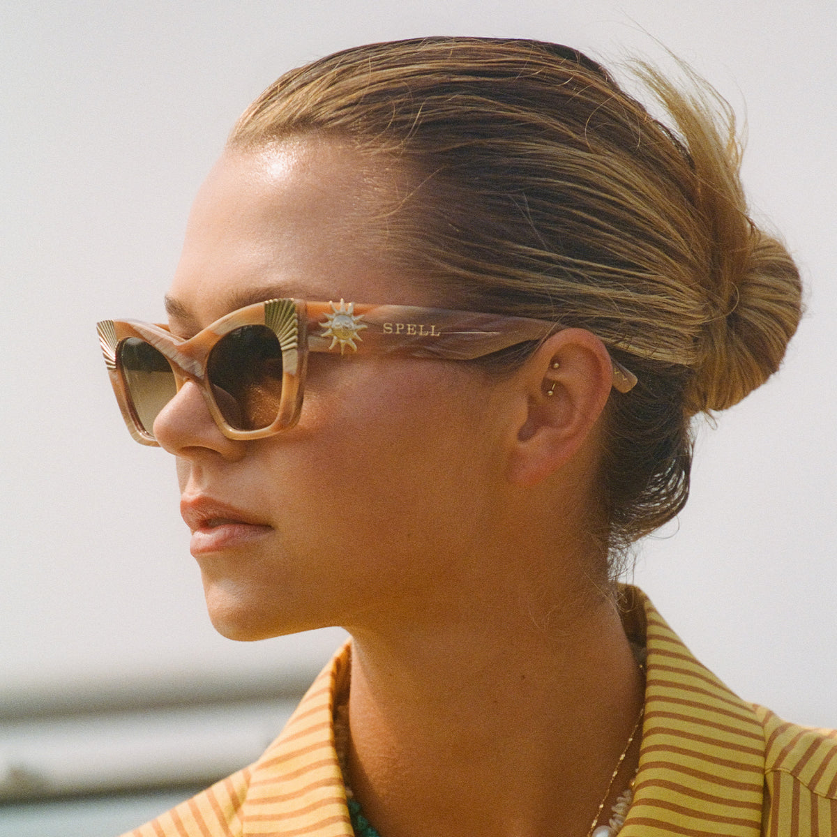 Gold & Wood Paris Zephyr 11 Crystal Tangani Frame Brown Gradient Lens Sunglasses Gold Narrow Flexible Round Gradient Sunglasses with Brown  main image 4