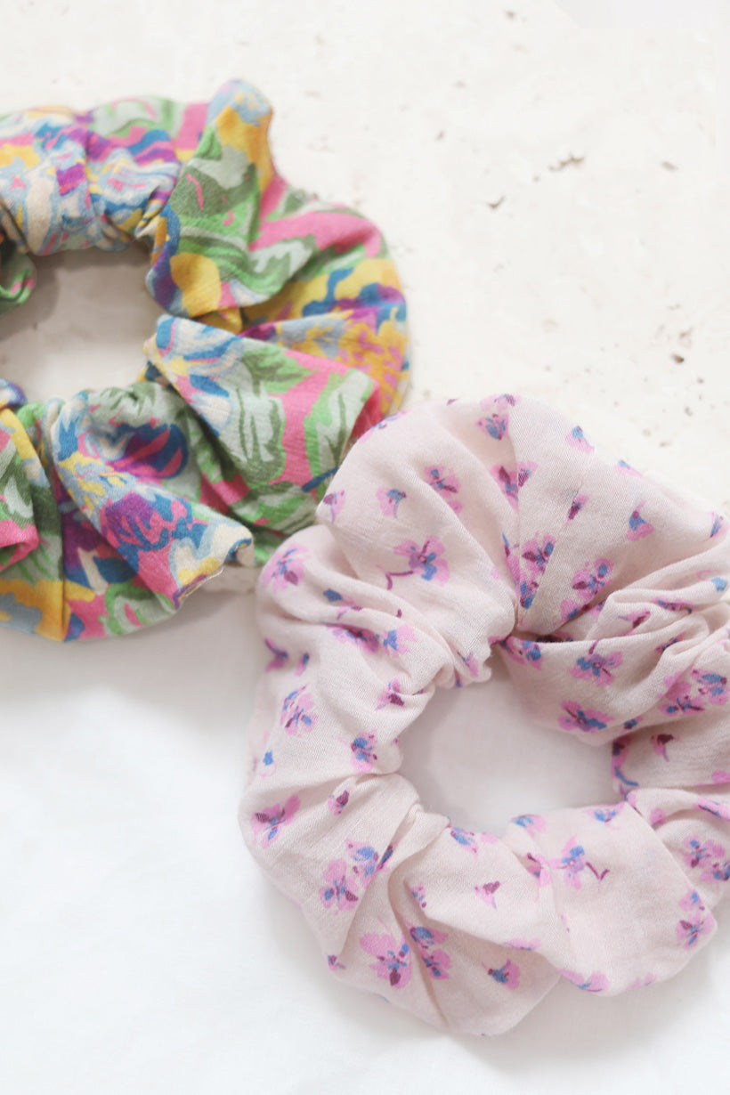 Dolly Scrunchie