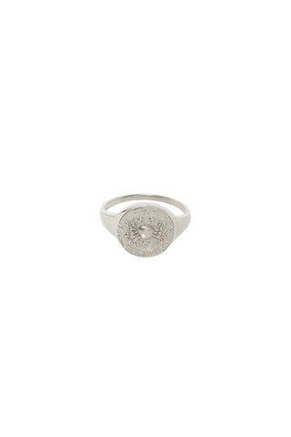 front-image-of-spell-s-cancer-stargazer-zodiac-ring-the-hand-crafted-ring-comes-in-0-925-sterling-silver-and-features-an-embossed-artwork-of-the-zodiac-sign